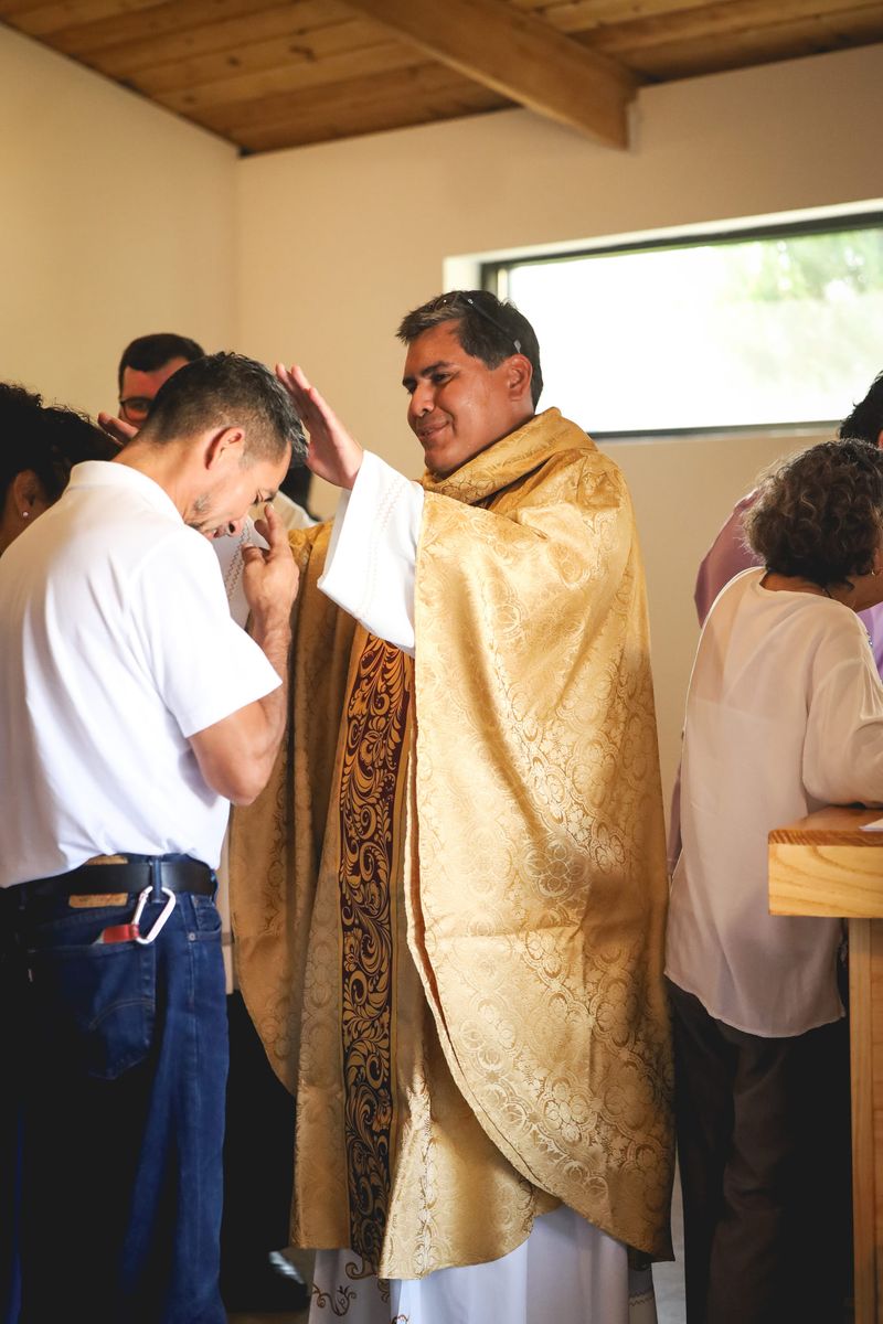 2025-11-23-fr-fernando-first-mass-0195.jpg
