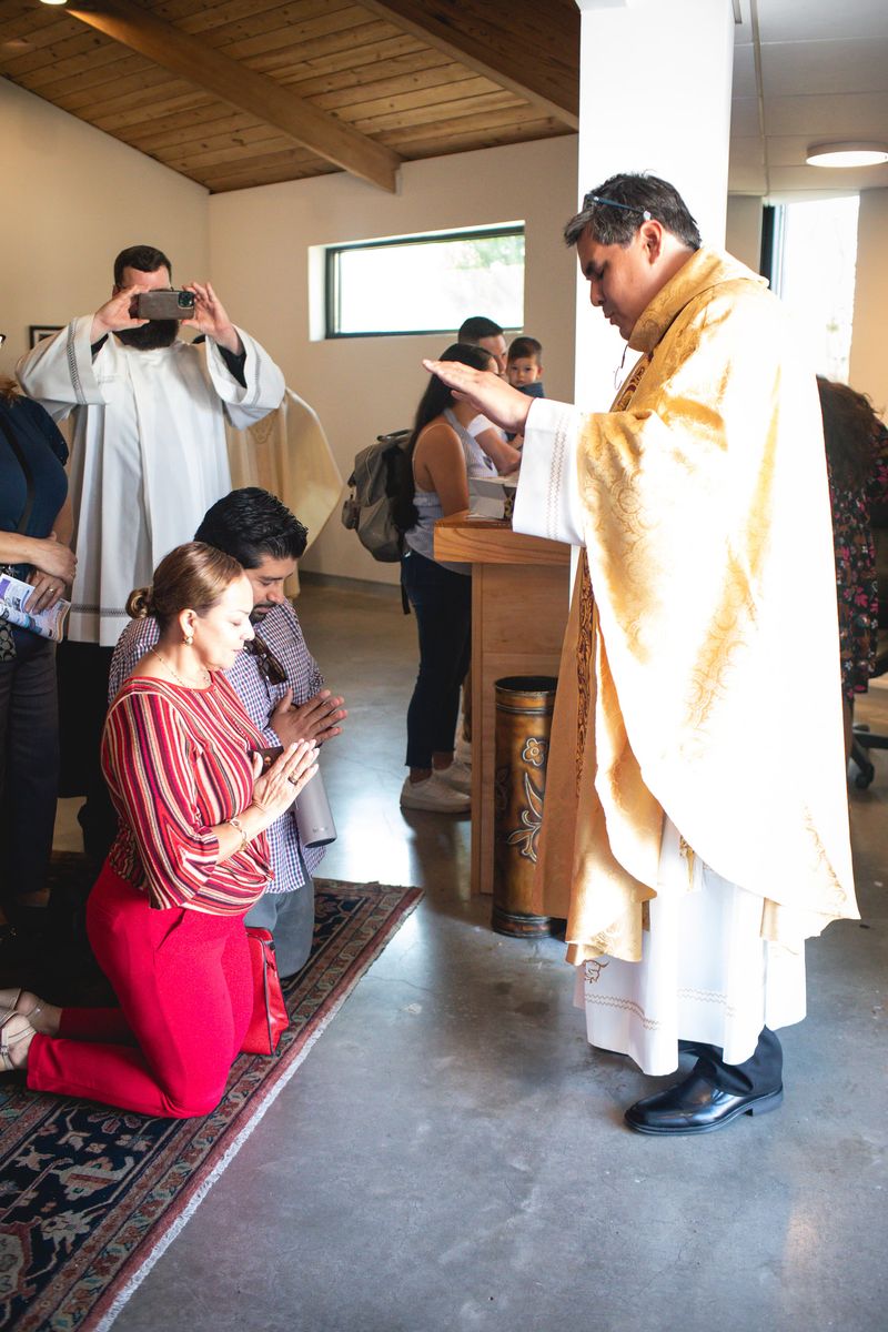 2025-11-23-fr-fernando-first-mass-0204.jpg