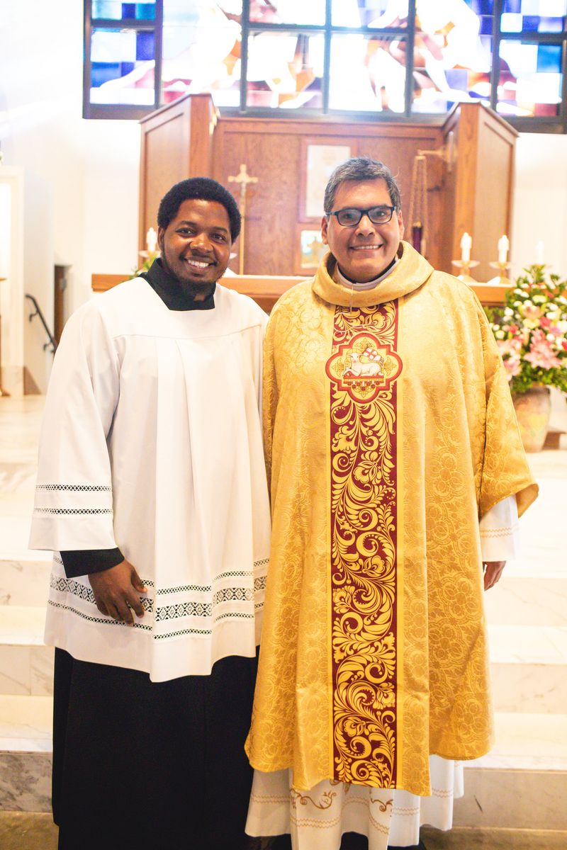 2025-11-23-fr-fernando-first-mass-0215.jpg