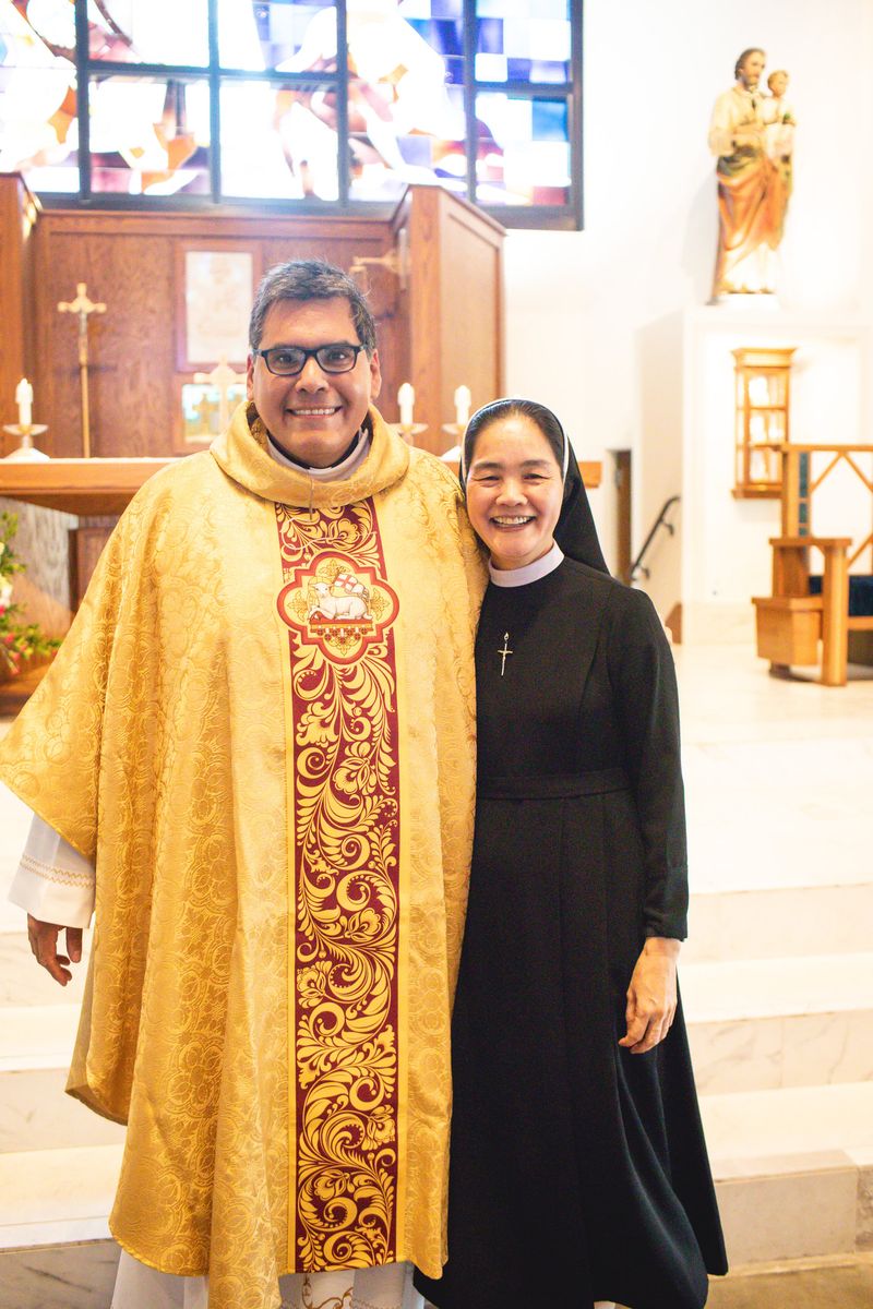 2025-11-23-fr-fernando-first-mass-0217.jpg