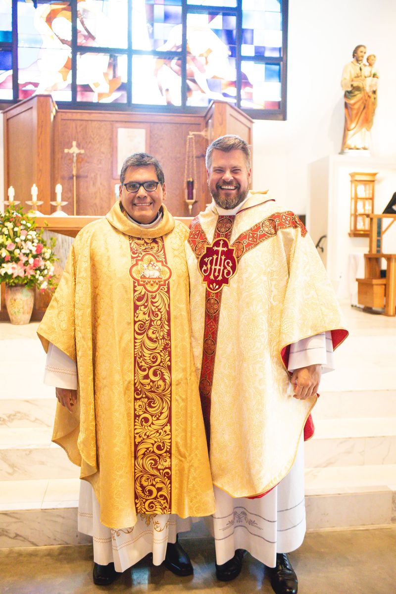 2025-11-23-fr-fernando-first-mass-0219.jpg
