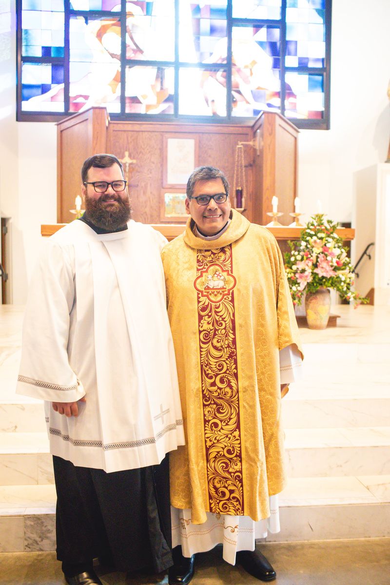 2025-11-23-fr-fernando-first-mass-0220.jpg