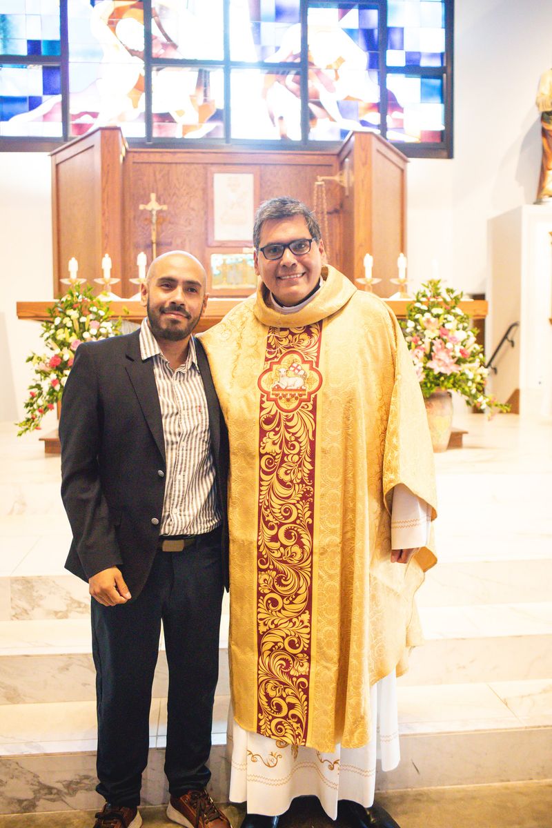 2025-11-23-fr-fernando-first-mass-0224.jpg