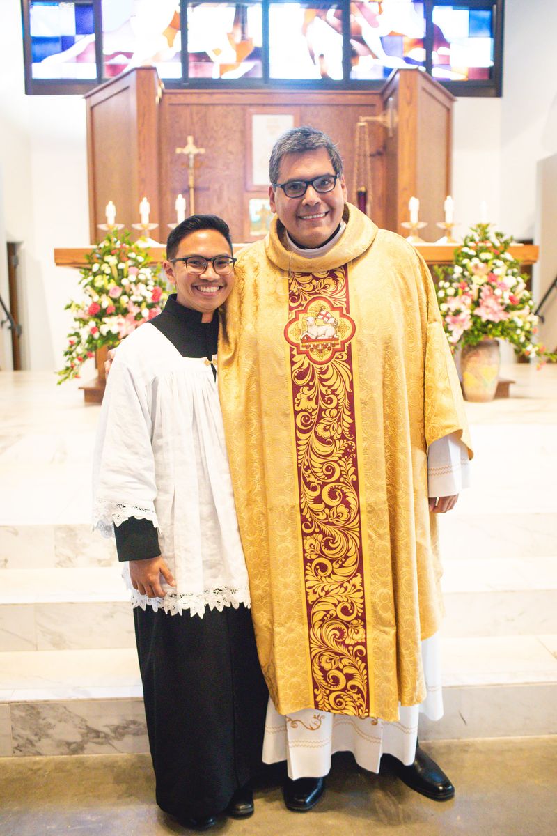 2025-11-23-fr-fernando-first-mass-0225.jpg