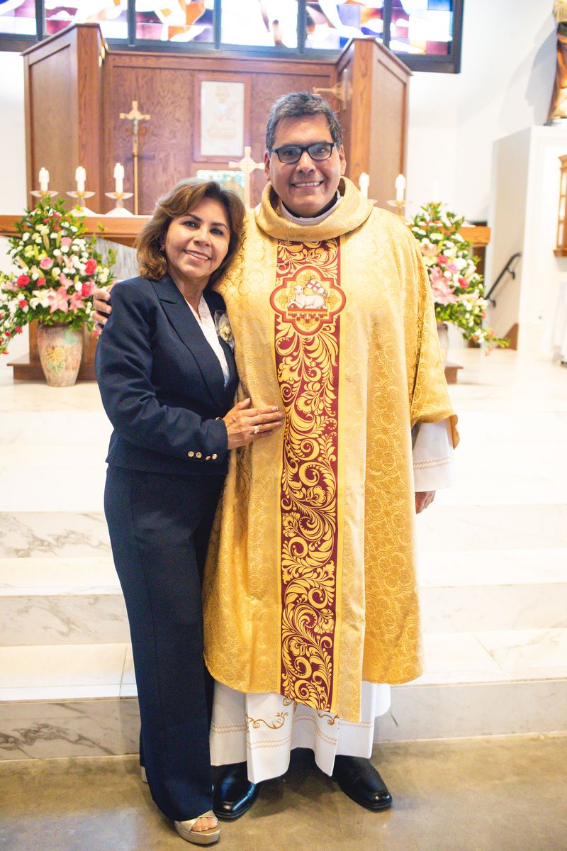 2025-11-23-fr-fernando-first-mass-0228.jpg