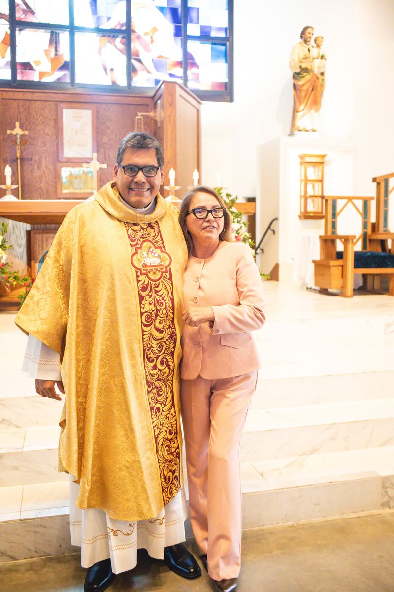 2025-11-23-fr-fernando-first-mass-0229.jpg
