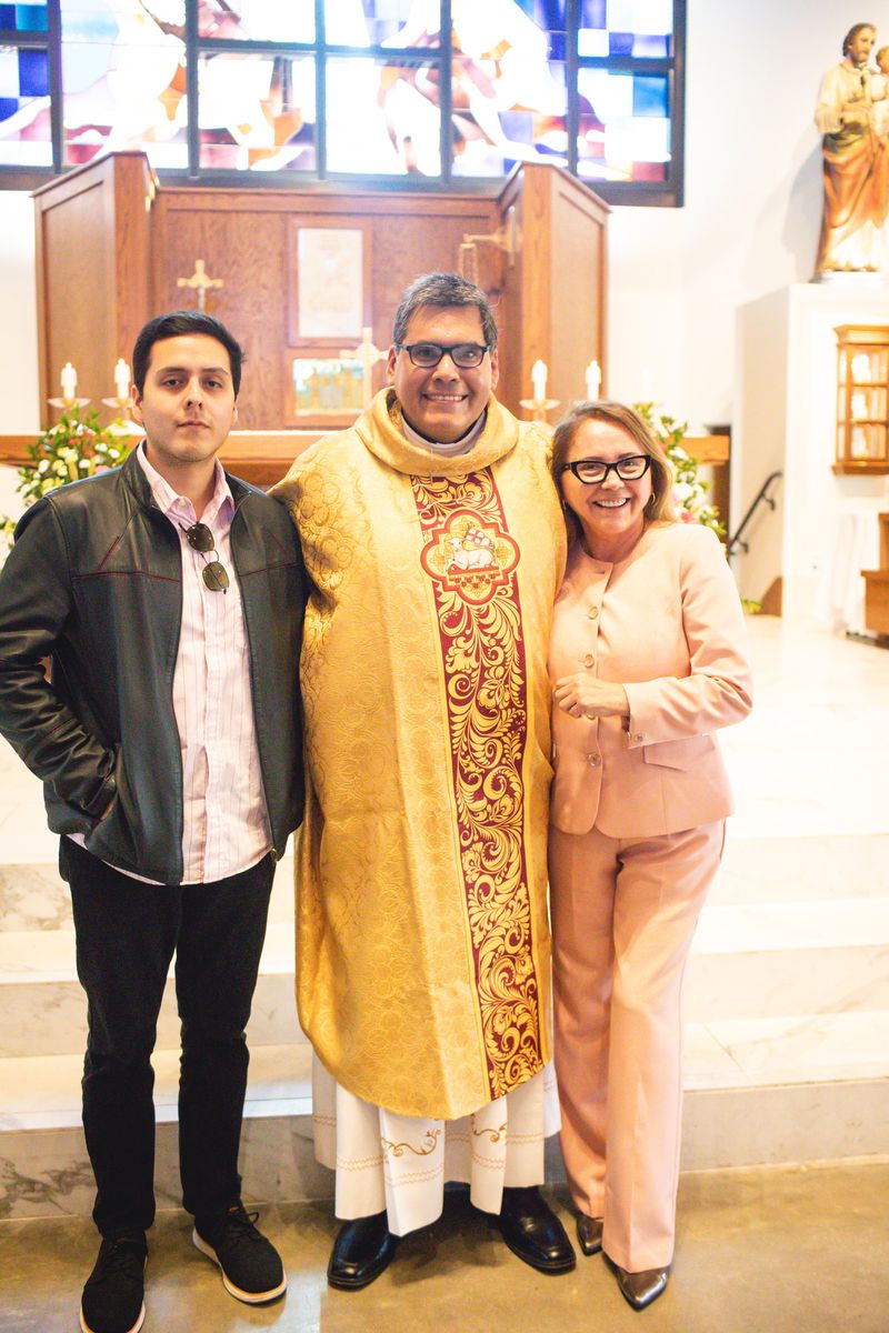 2025-11-23-fr-fernando-first-mass-0230.jpg