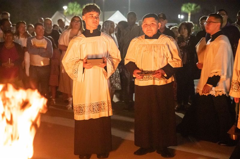 2026-04-04-easter-vigil-0003.jpg