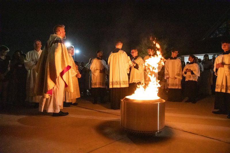 2026-04-04-easter-vigil-0005.jpg