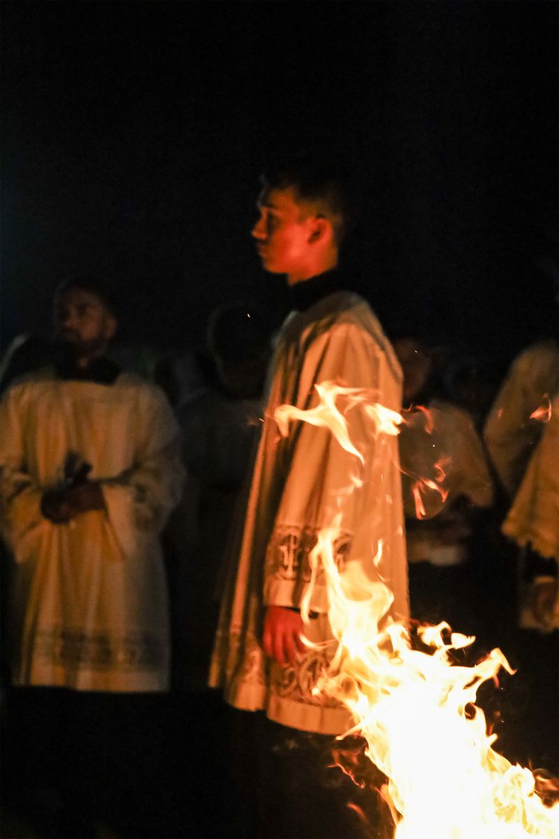 2026-04-04-easter-vigil-0006.jpg
