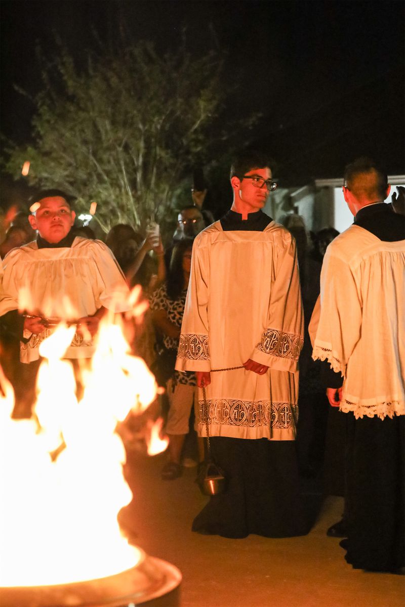 2026-04-04-easter-vigil-0007.jpg