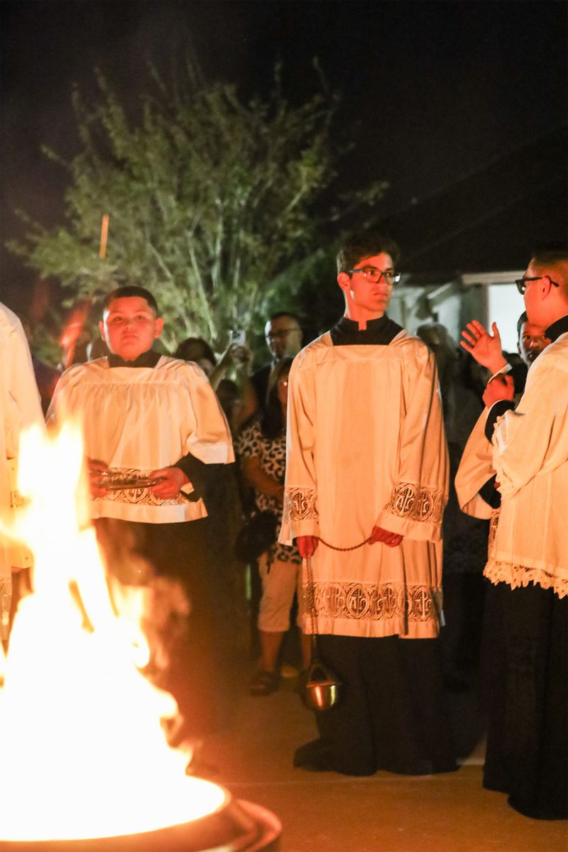 2026-04-04-easter-vigil-0008.jpg