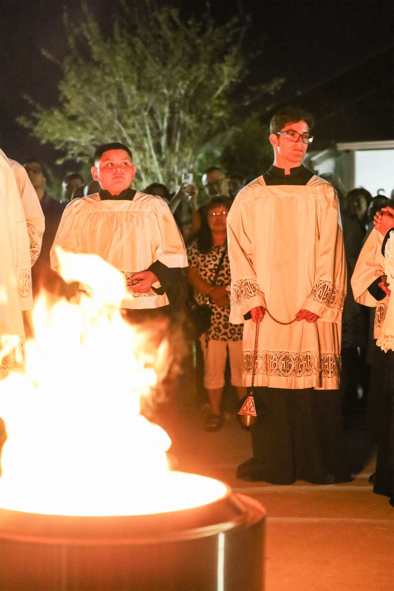 2026-04-04-easter-vigil-0009.jpg