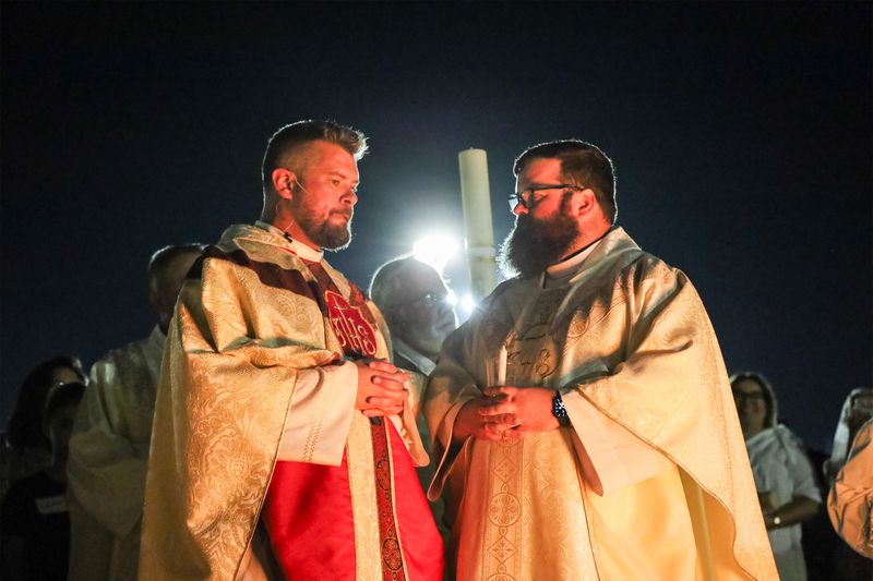 2026-04-04-easter-vigil-0014.jpg