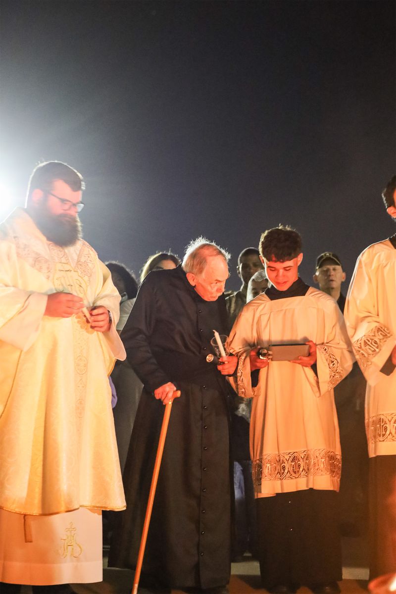 2026-04-04-easter-vigil-0015.jpg