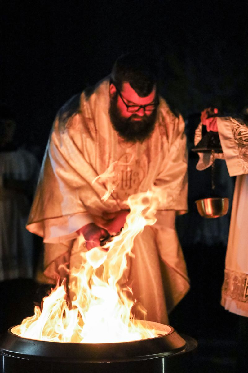 2026-04-04-easter-vigil-0018.jpg
