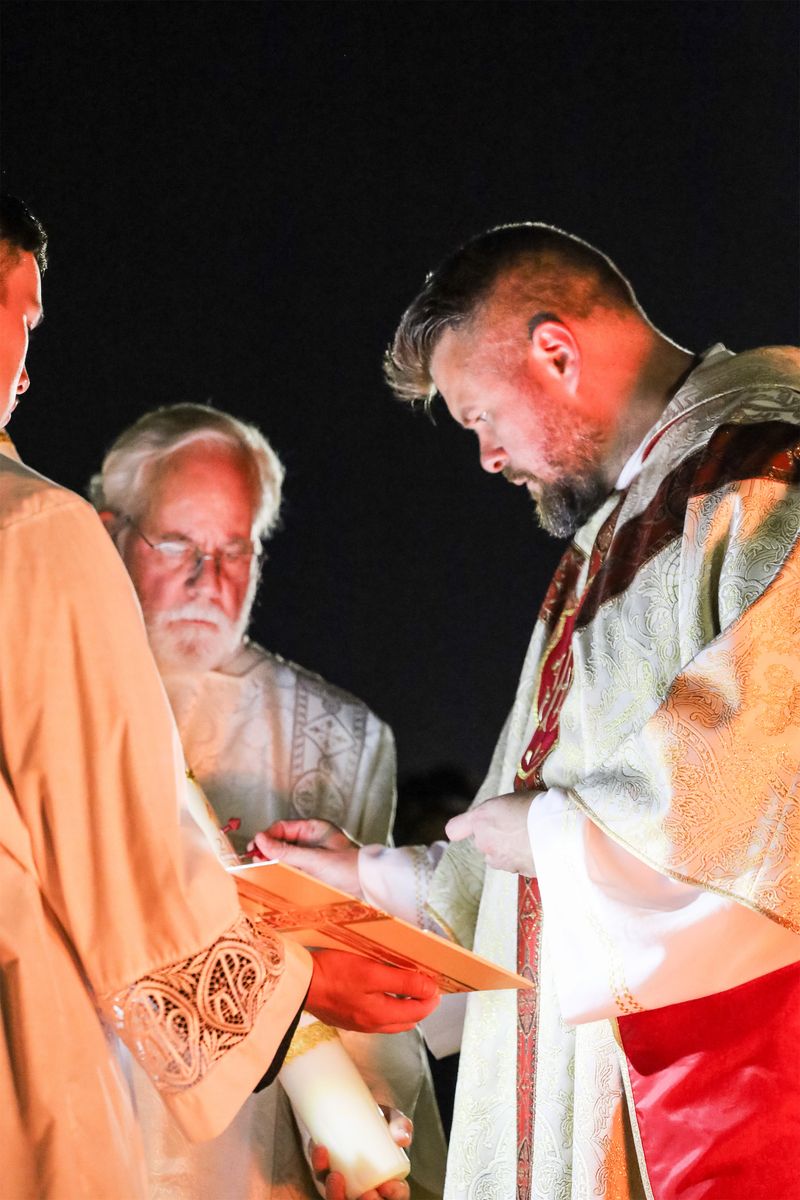 2026-04-04-easter-vigil-0022.jpg