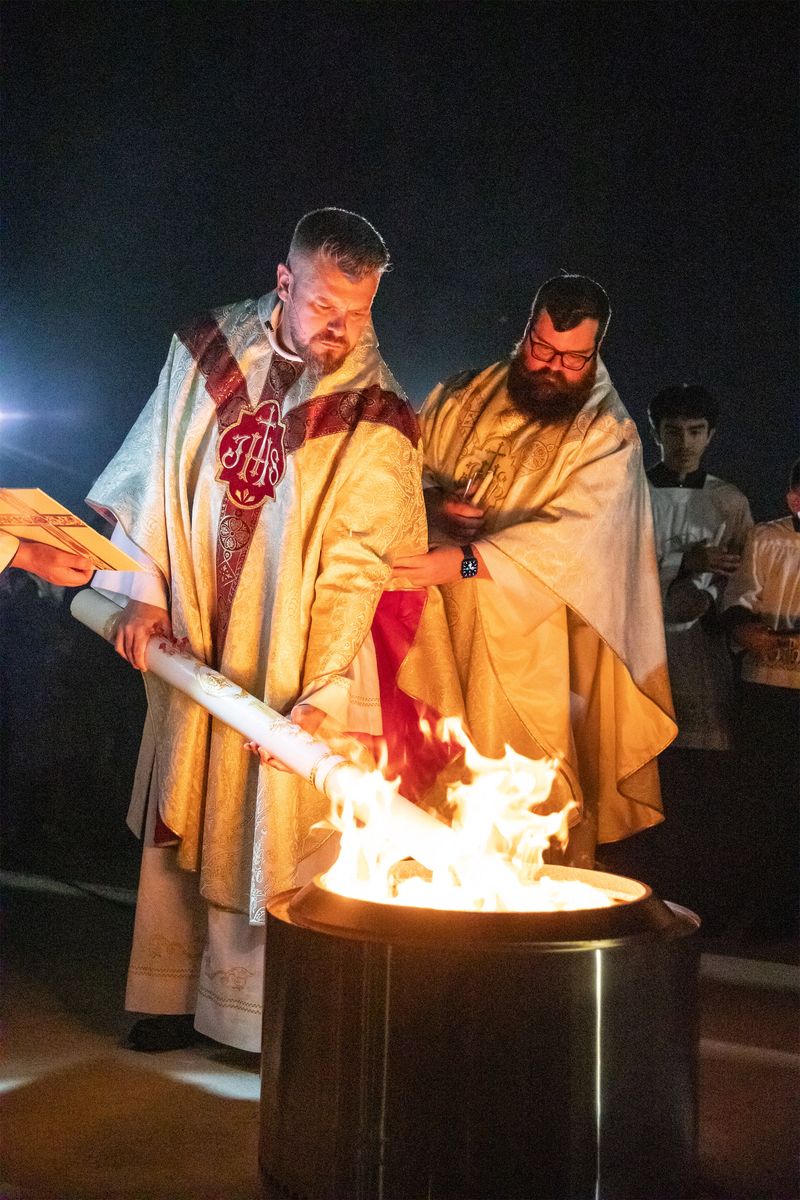 2026-04-04-easter-vigil-0024.jpg