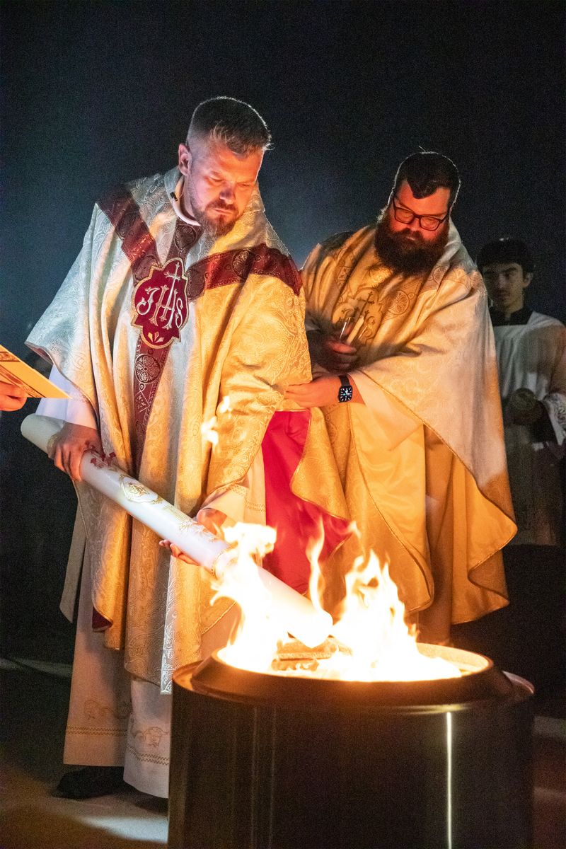 2026-04-04-easter-vigil-0025.jpg