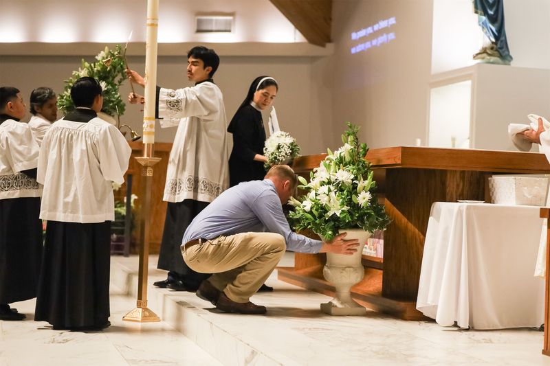2026-04-04-easter-vigil-0054.jpg