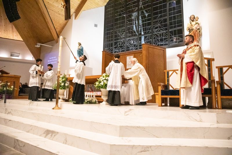 2026-04-04-easter-vigil-0056.jpg