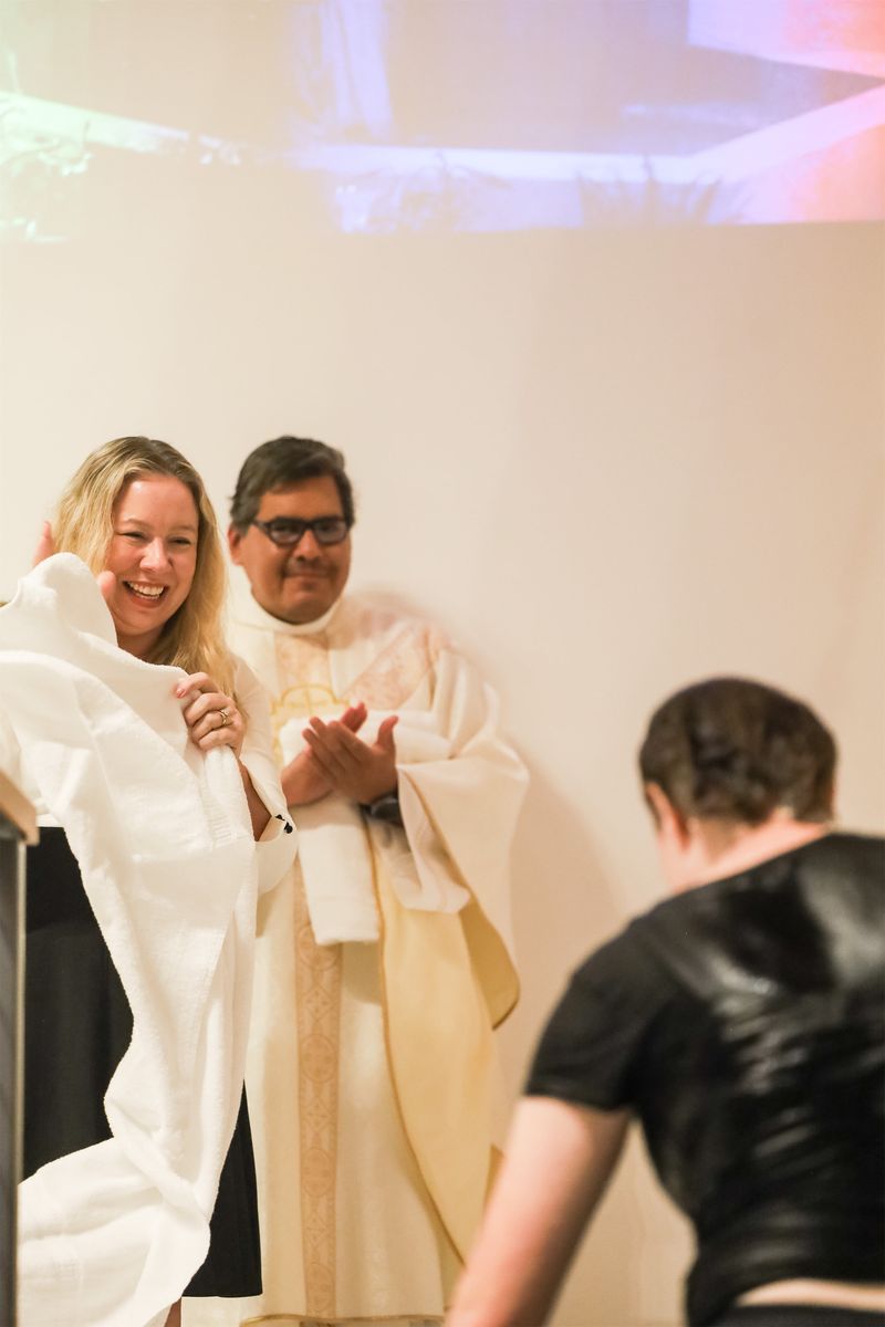 2026-04-04-easter-vigil-0101.jpg