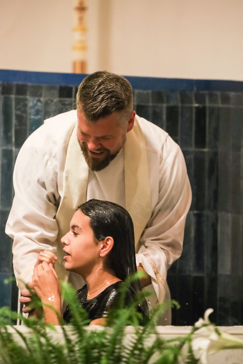 2026-04-04-easter-vigil-0137.jpg