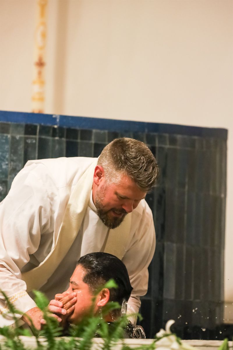 2026-04-04-easter-vigil-0204.jpg