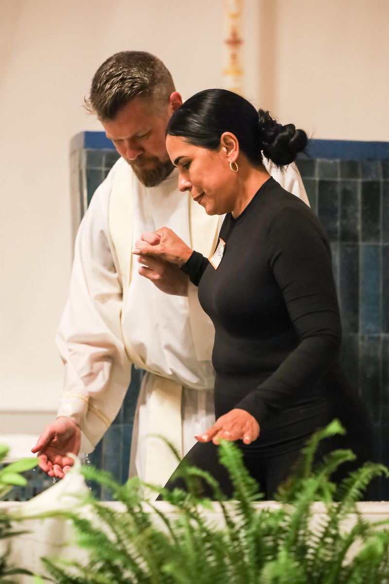 2026-04-04-easter-vigil-0207.jpg