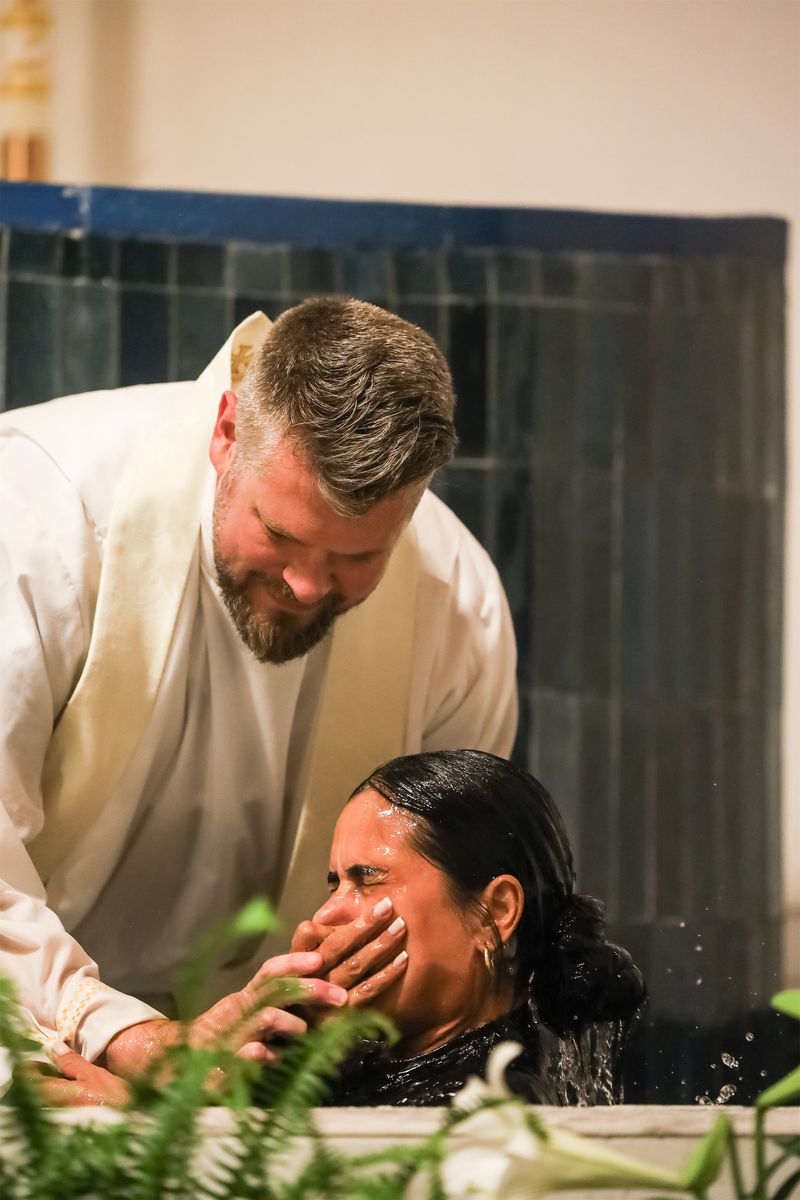 2026-04-04-easter-vigil-0210.jpg