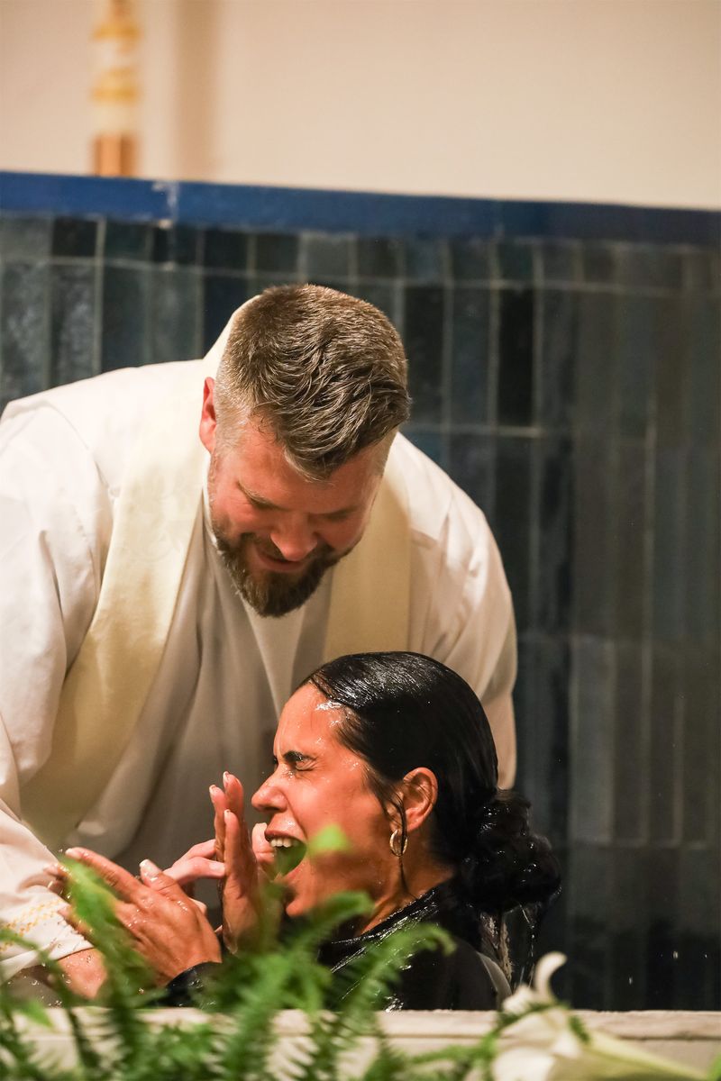 2026-04-04-easter-vigil-0211.jpg