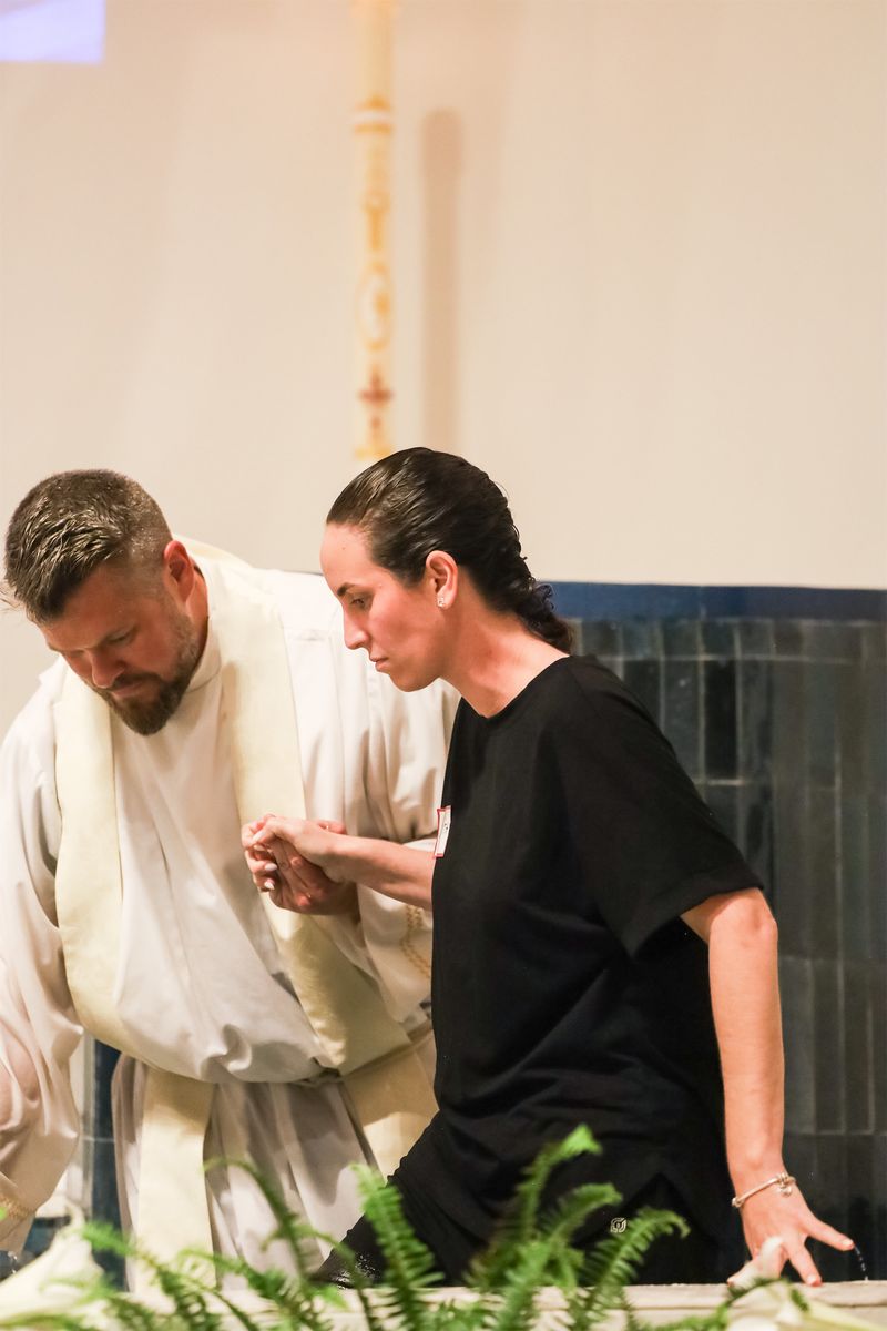 2026-04-04-easter-vigil-0213.jpg