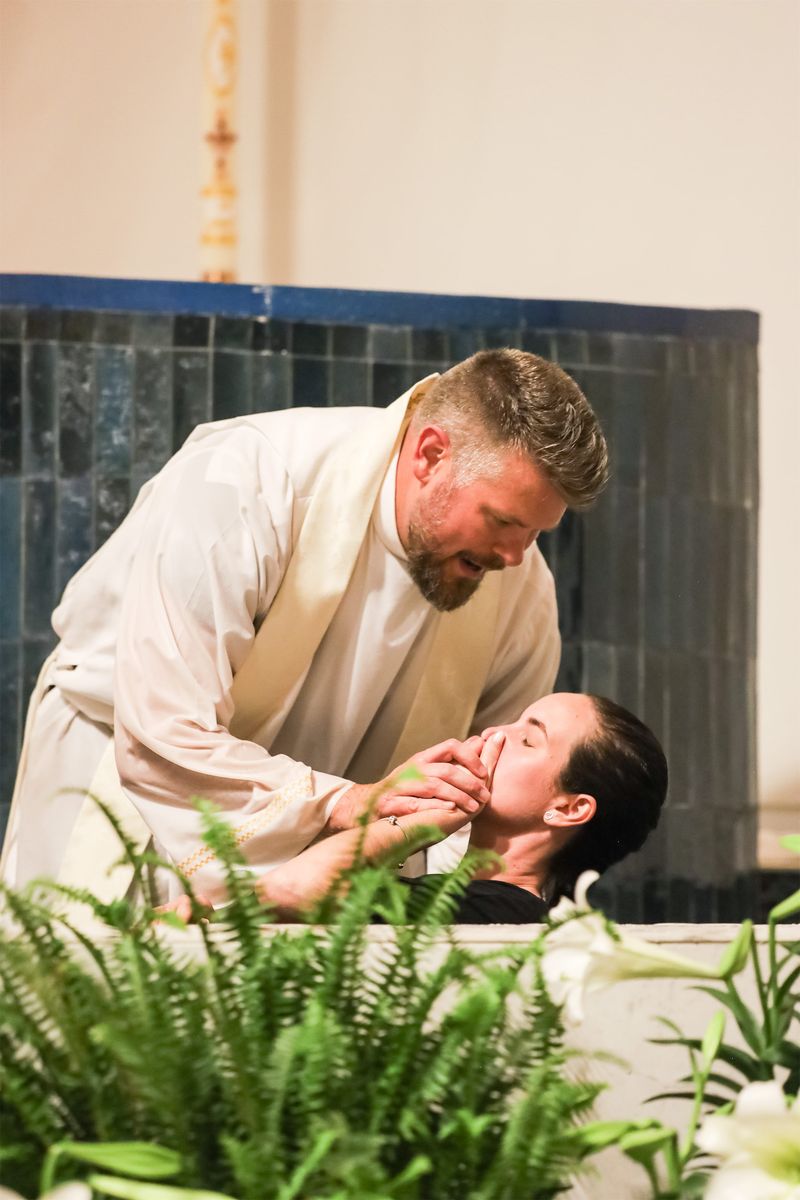 2026-04-04-easter-vigil-0215.jpg