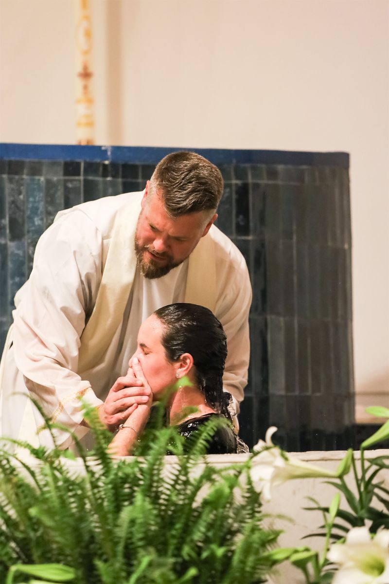 2026-04-04-easter-vigil-0216.jpg