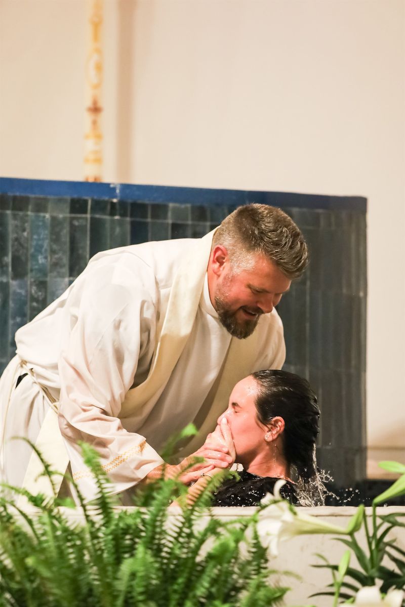 2026-04-04-easter-vigil-0217.jpg