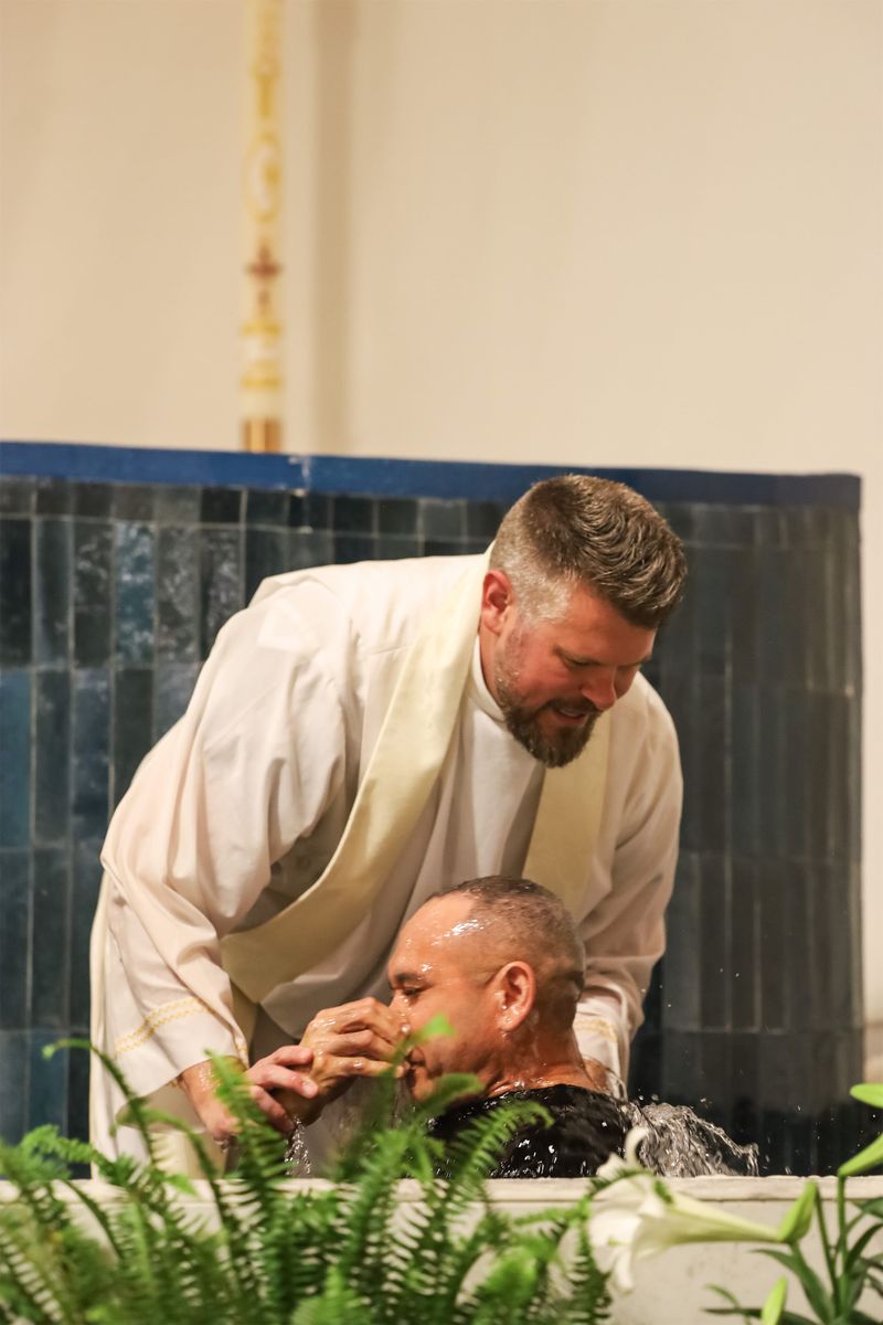 2026-04-04-easter-vigil-0222.jpg