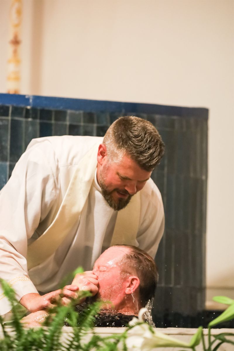2026-04-04-easter-vigil-0230.jpg