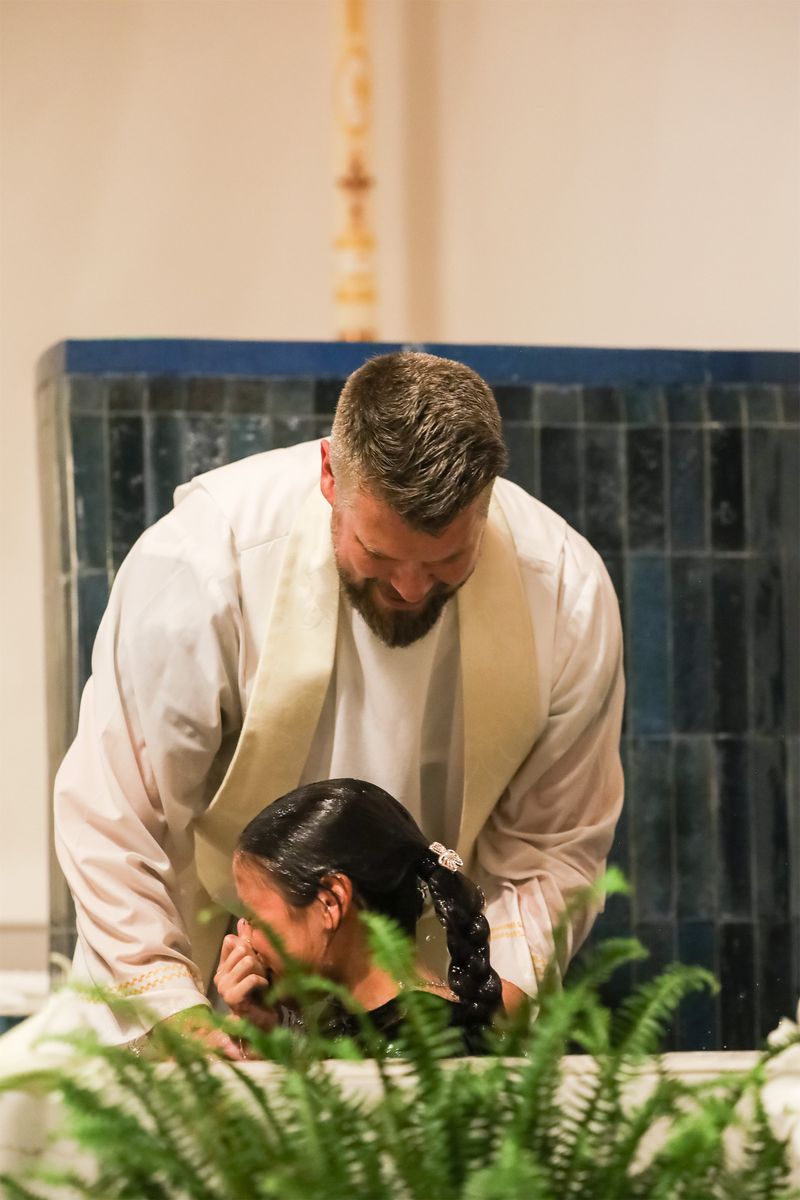 2026-04-04-easter-vigil-0240.jpg