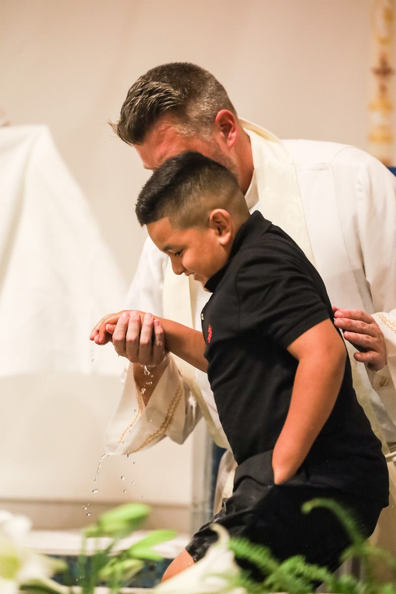 2026-04-04-easter-vigil-0242.jpg