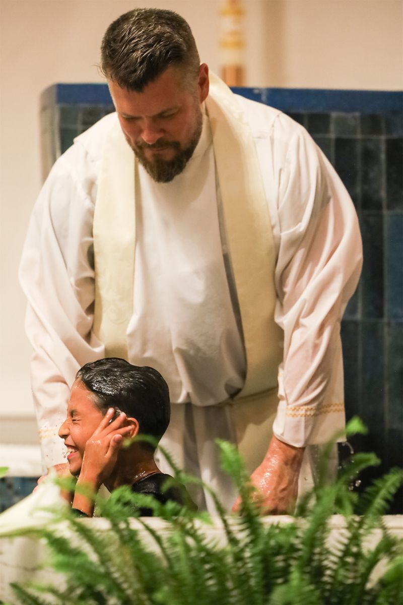 2026-04-04-easter-vigil-0284.jpg