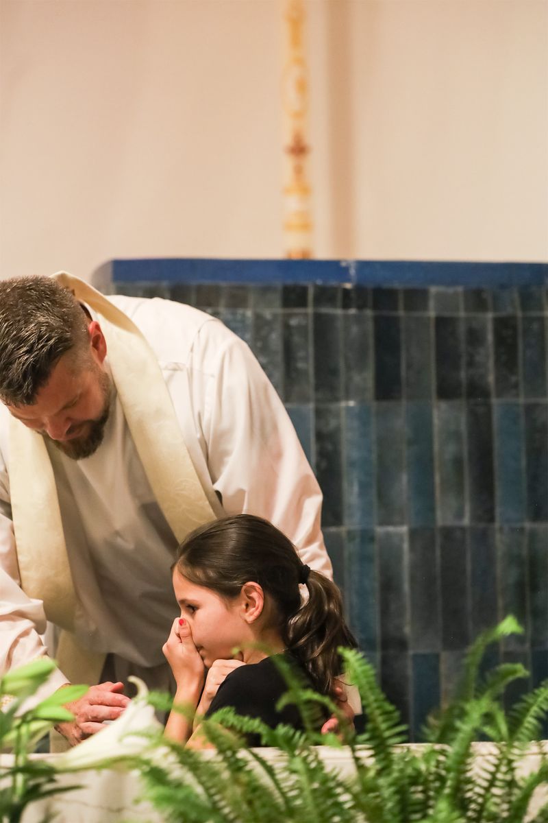2026-04-04-easter-vigil-0300.jpg