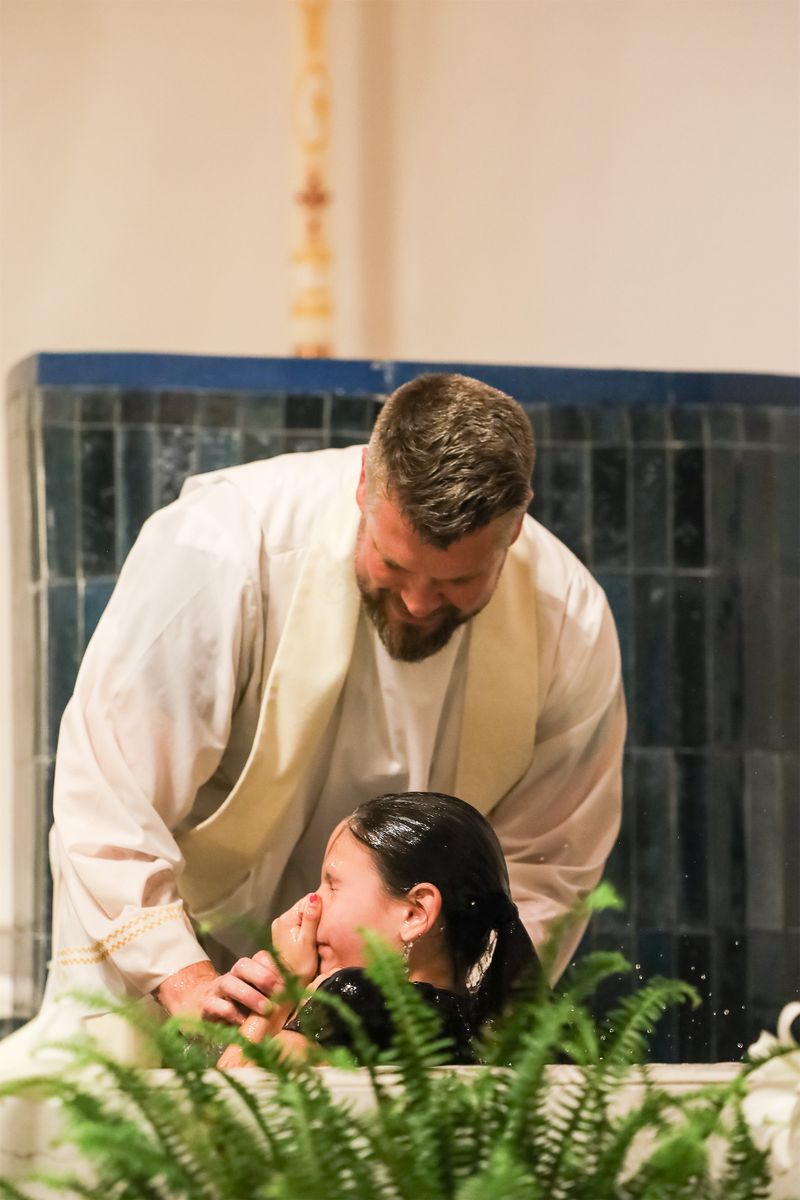 2026-04-04-easter-vigil-0302.jpg