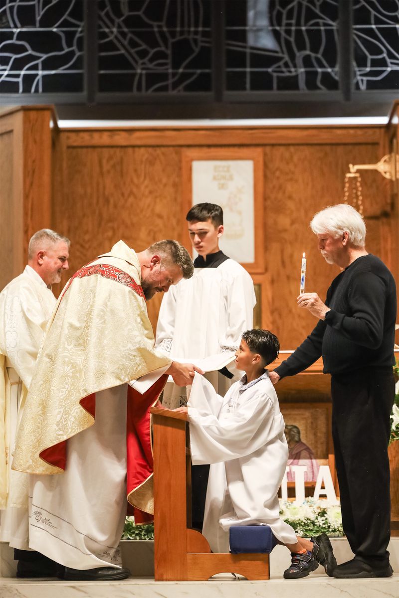 2026-04-04-easter-vigil-0400.jpg
