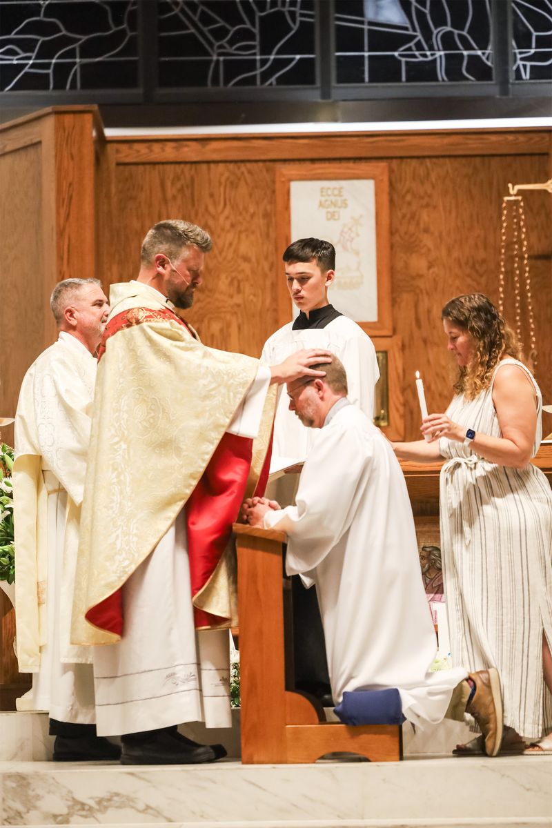 2026-04-04-easter-vigil-0401.jpg