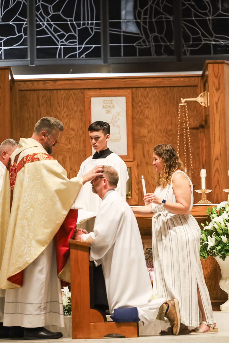 2026-04-04-easter-vigil-0403.jpg
