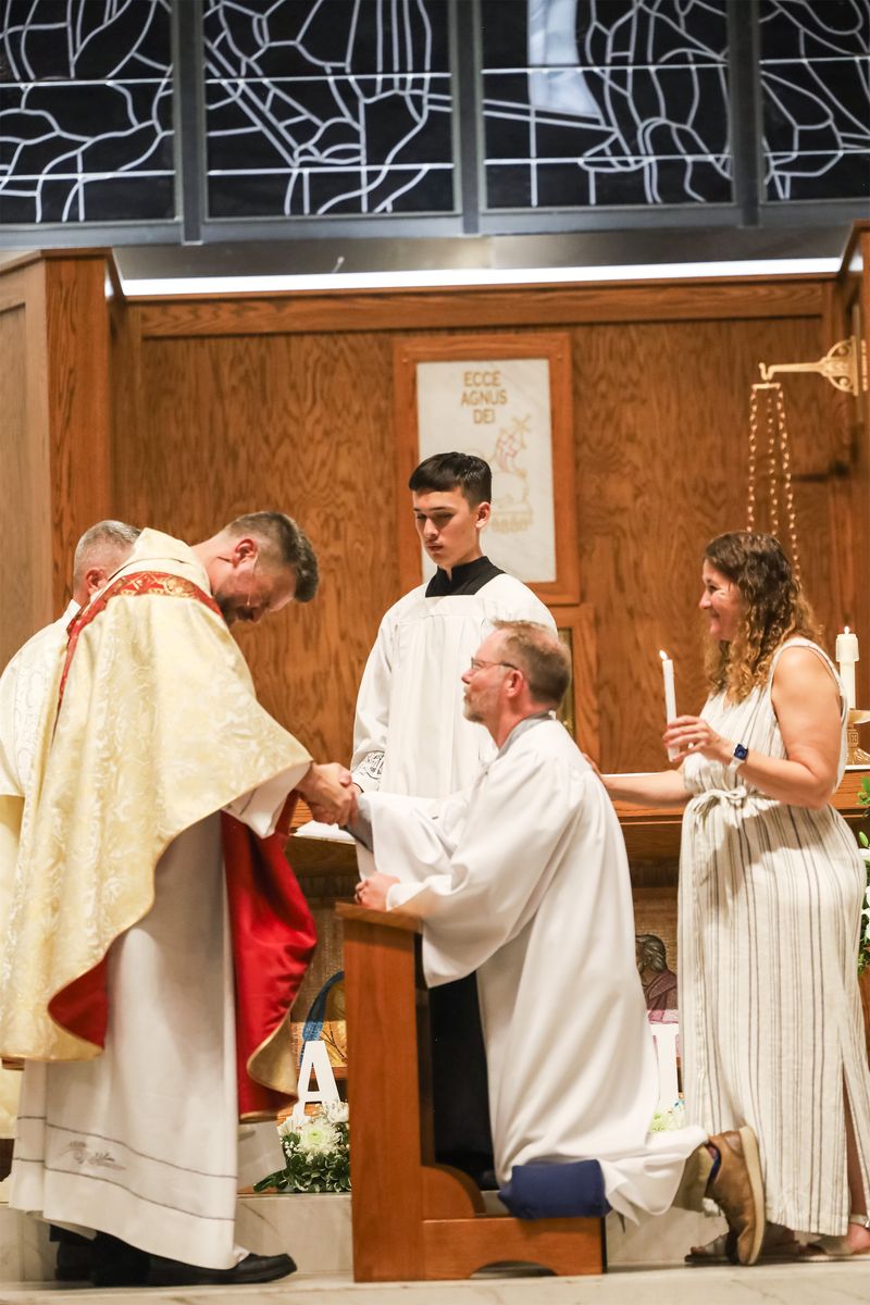 2026-04-04-easter-vigil-0405.jpg