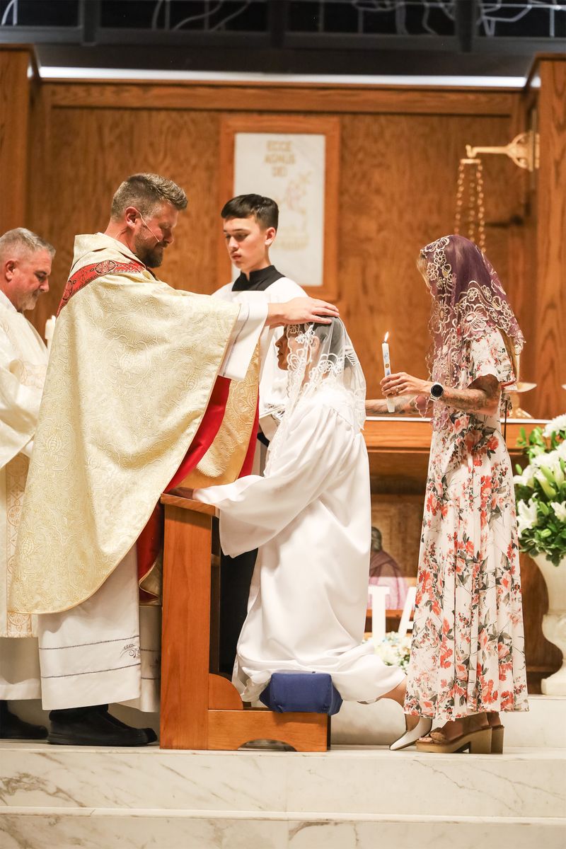 2026-04-04-easter-vigil-0406.jpg