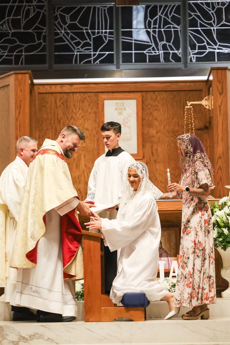 2026-04-04-easter-vigil-0409.jpg