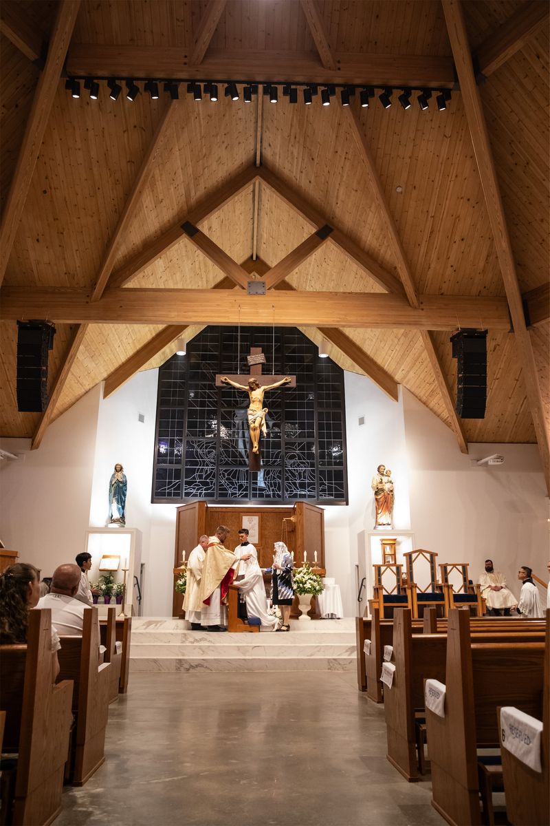 2026-04-04-easter-vigil-0414.jpg