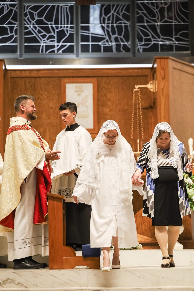 2026-04-04-easter-vigil-0415.jpg
